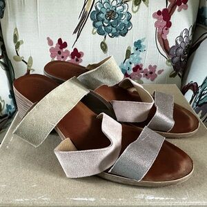 Lucky Brand Sandals in Cream and Gray